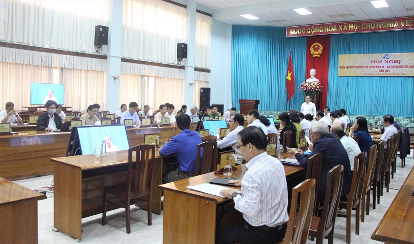 Phát triển kinh tế - xã hội năm 2021: Các sở, ngành, địa phương phải tận dụng tốt thời cơ, chủ động vượt qua thách thức để phát triển kinh tế - xã hội bền vững